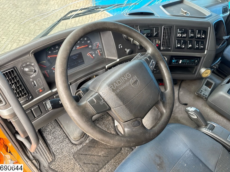 Lastbil Volvo 420 8X2, EURO 5, HYVA
