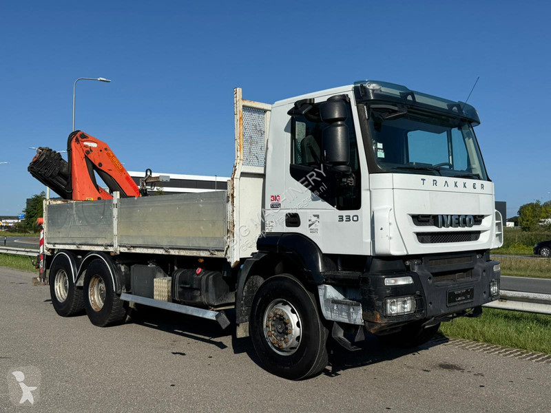 Kamion Iveco 330 6x4 with Palfinger PK 18500 crane