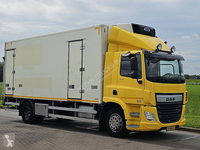 Camion DAF 220 CARRIER LIFT DOORS