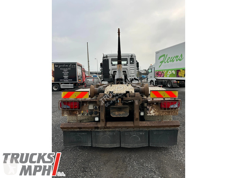 Kamion MAN 33.430 33.430 lève container AJK