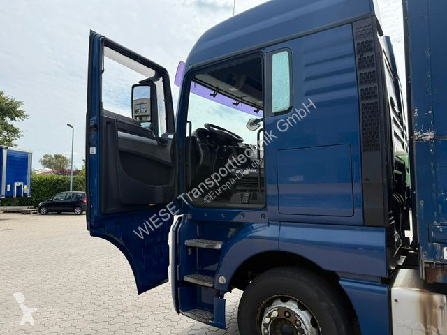 Camion MAN Schwenkwand-Getränkeaufbau incl....