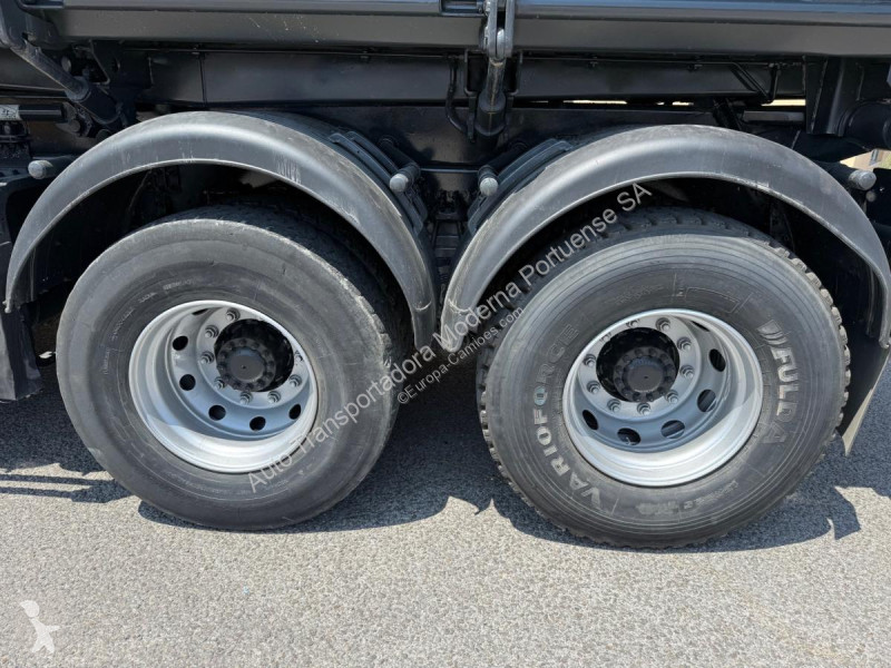 Kamion Volvo 450