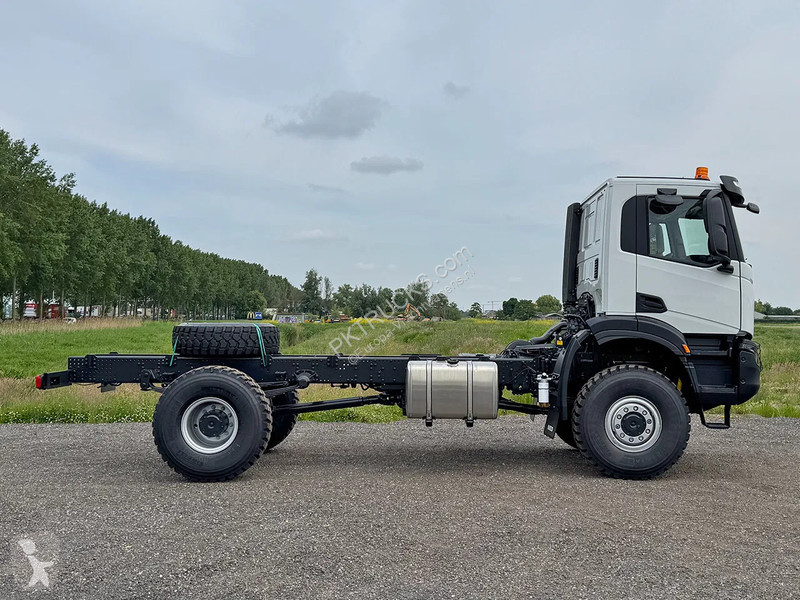 Camión Iveco T-Way AD190T43WH-4500 AT Chassis...