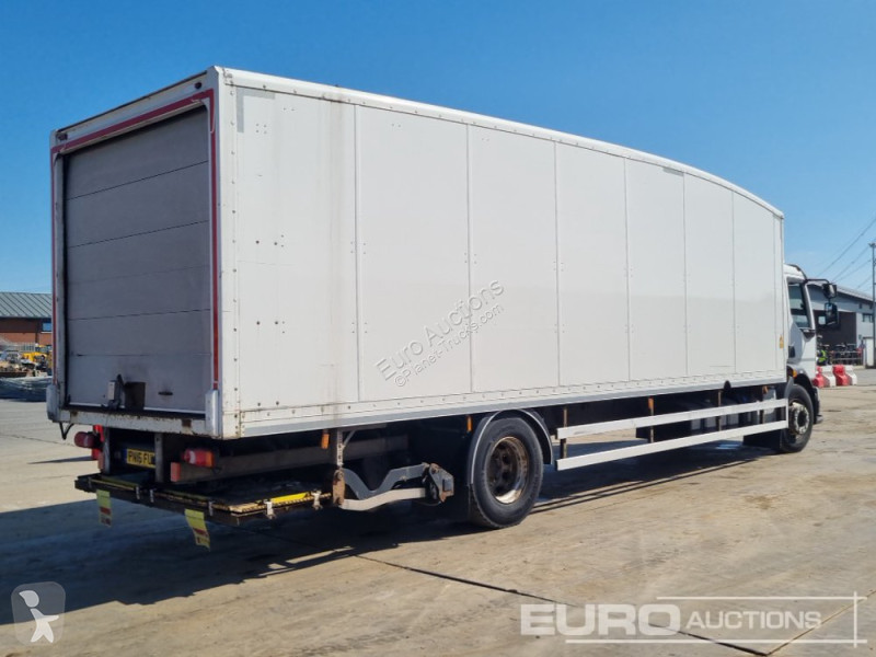 Camion Volvo FL818