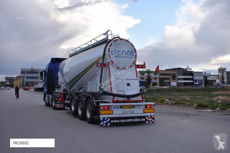 شاحنة  Flour tank trailer