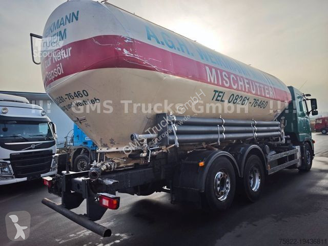 Camion Volvo Silo Futtermittel Food Spitzer...