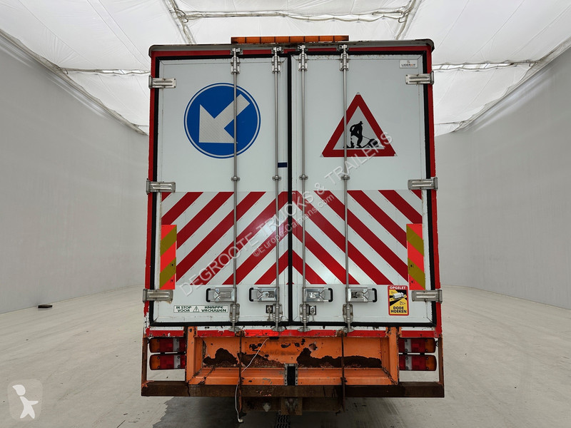 Vrachtwagen Mercedes 1218