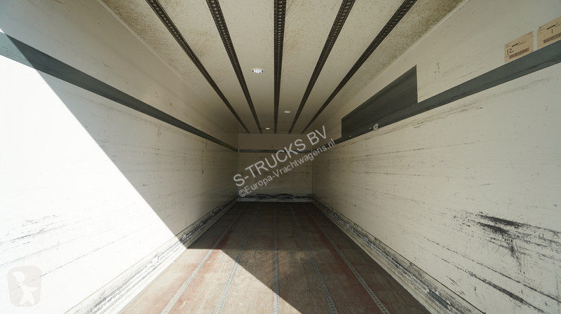 Kamion Mercedes ANTOS CLOSED BOX 429.000KM