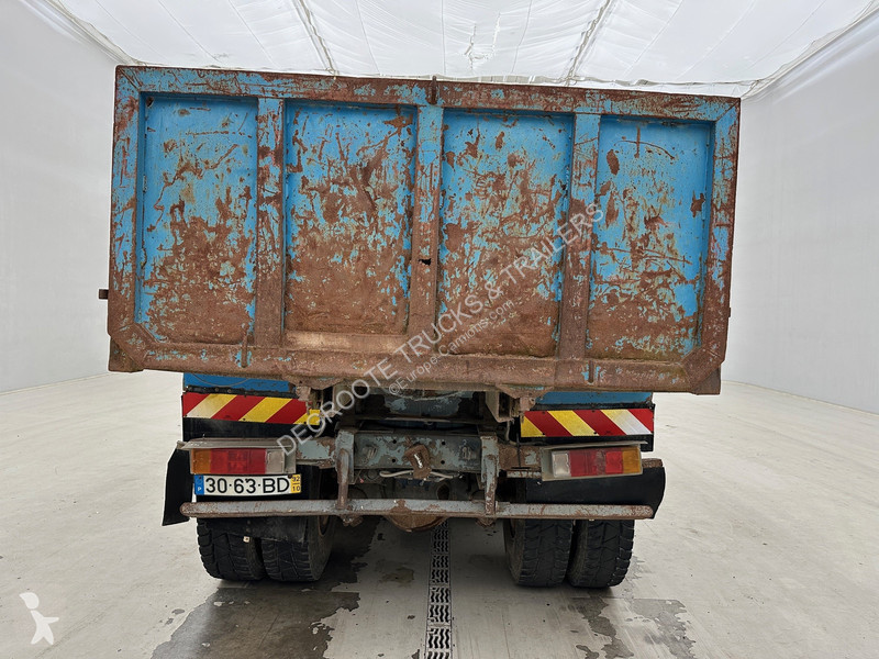 Vrachtwagen Volvo .320 - 6x4