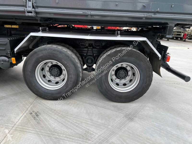 Kamion Volvo 400