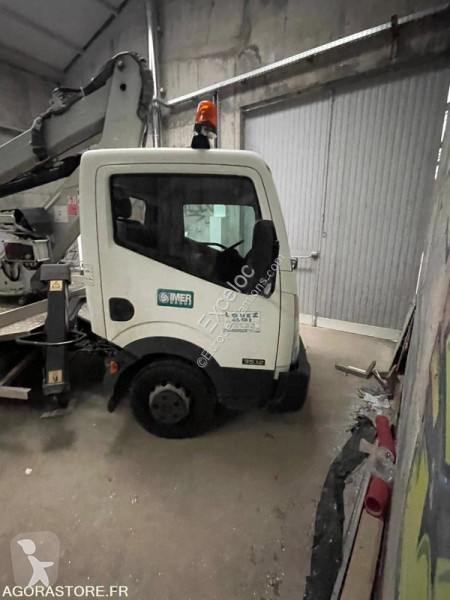 Véhicule utilitaire Nissan