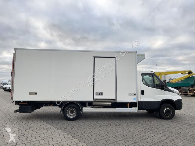 Camião Iveco 70C18 Tiefkühlkoffer mit Ladebordwand