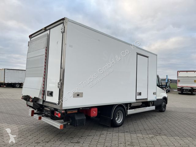 Camião Iveco 70C18 Tiefkühlkoffer mit Ladebordwand