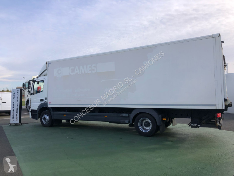 Kamion Mercedes  1223