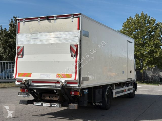 Kamion Iveco...
