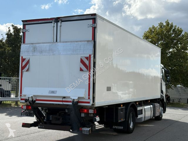 Kamion Renault...