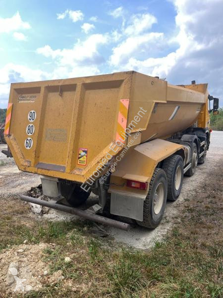 Camion Volvo 400