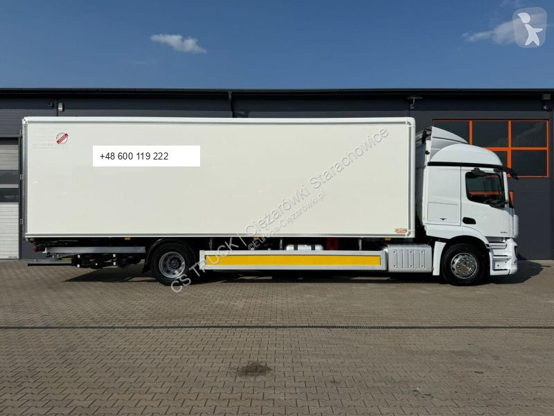 Vrachtwagen Mercedes 1824 chłodnia...