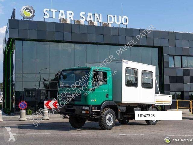شاحنة MAN TGM 13.240 4x4 BL Double Cab Camper BUS