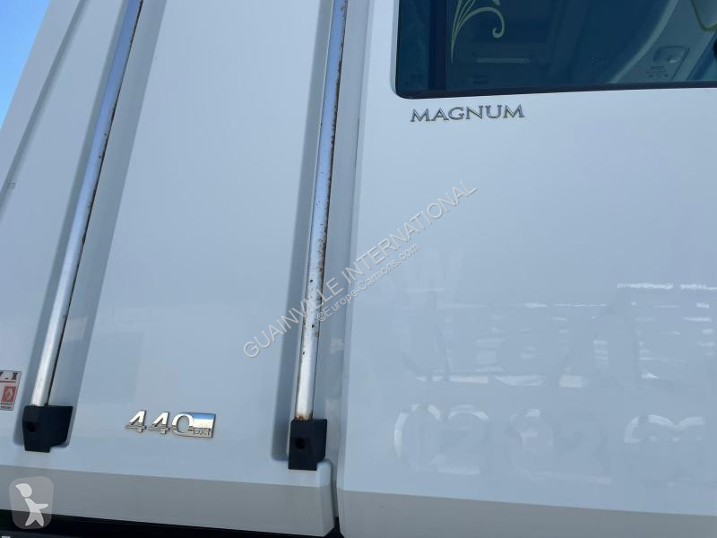 شاحنة Renault 440 DXI