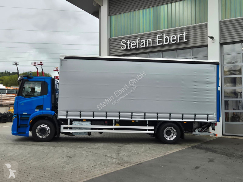 شاحنة Iveco S-Way AD190S40/P Curtainsider...