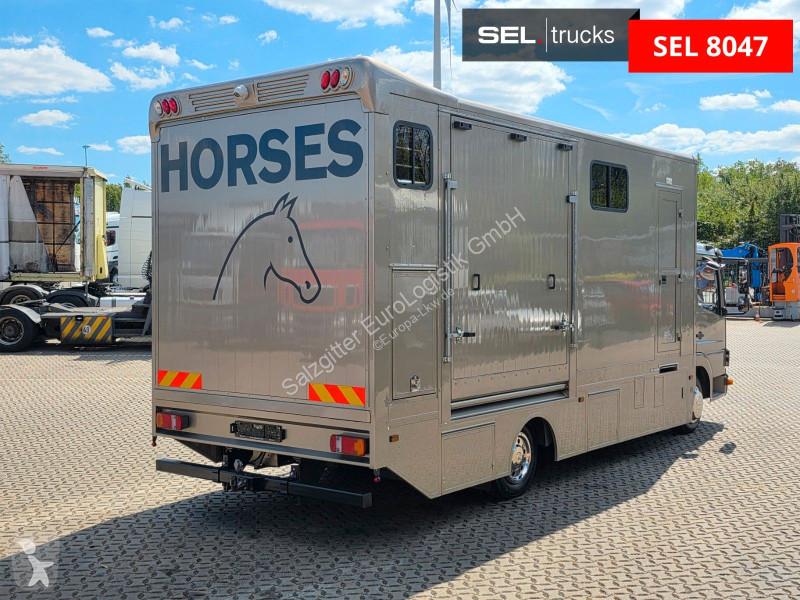 شاحنة Mercedes 818L
