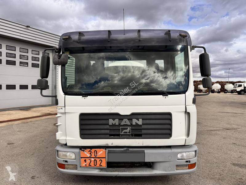 شاحنة MAN 12.210