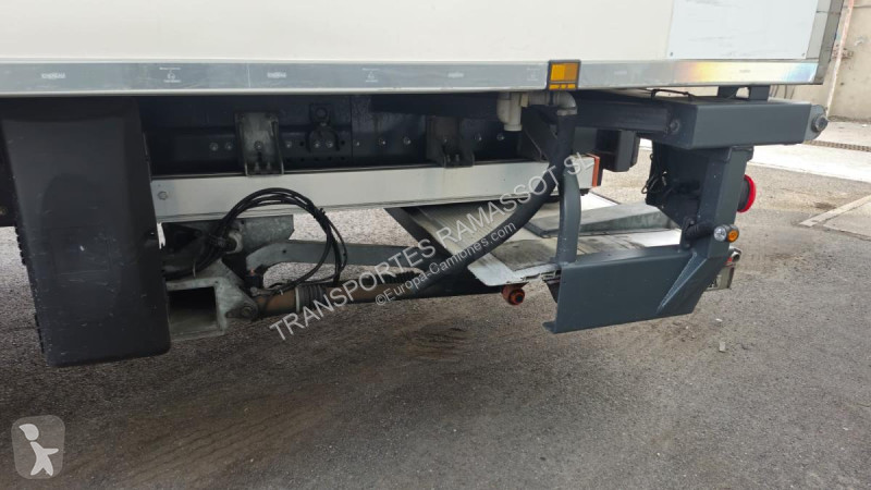 شاحنة Renault  D WIDE (LOA Location avec Option...