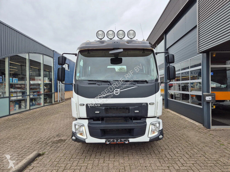 شاحنة Volvo 250 E6 DoKa 7 Sitze/ Abschlepp/...