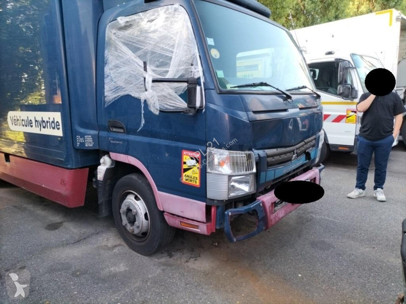 Ciężarówka Mitsubishi Fuso 7C15