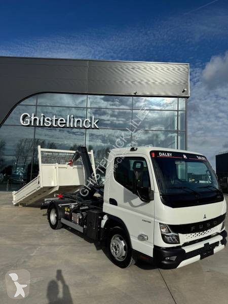 Véhicule utilitaire Fuso