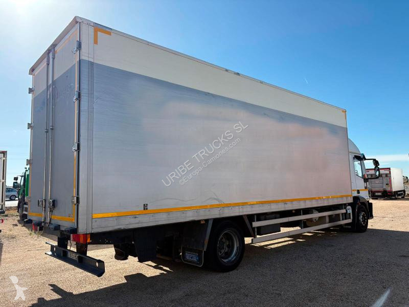 شاحنة Iveco 180E30