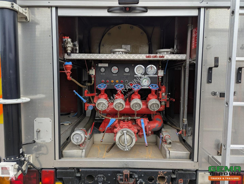 شاحنة Mercedes AF 4x4 Dubbelcab 6Cil - 9 Pers -...
