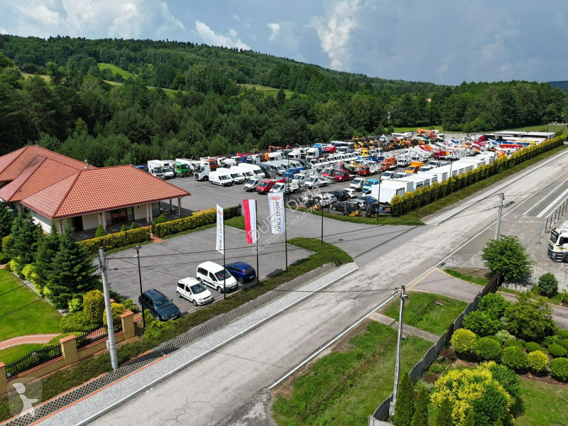 شاحنة Nissan Zwyżka Podnośnik Koszowy 4X4...