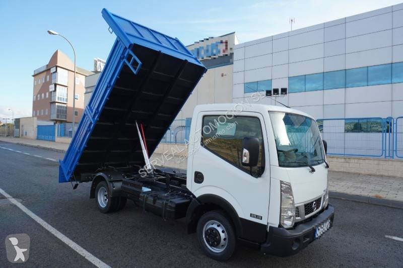 شاحنة Nissan