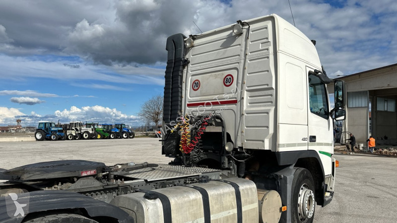 شاحنة Volvo FM 9 4x2
