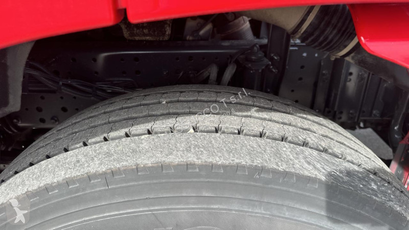 شاحنة Iveco 460 4X2