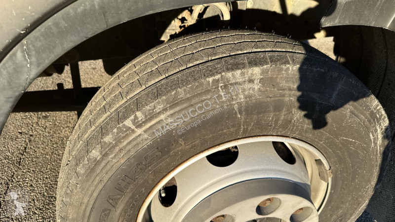 شاحنة Iveco ML120E18 4x2