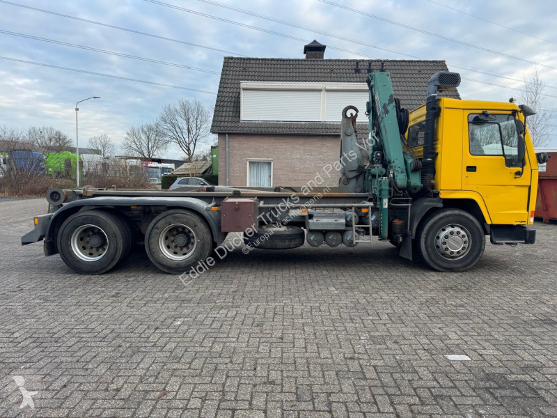 شاحنة Volvo FL10 6X4 / MANUAL / HIAB 100