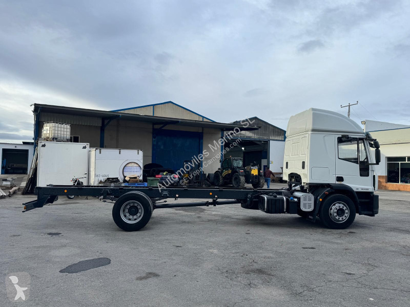 شاحنة Iveco EUROCARGO 180E28