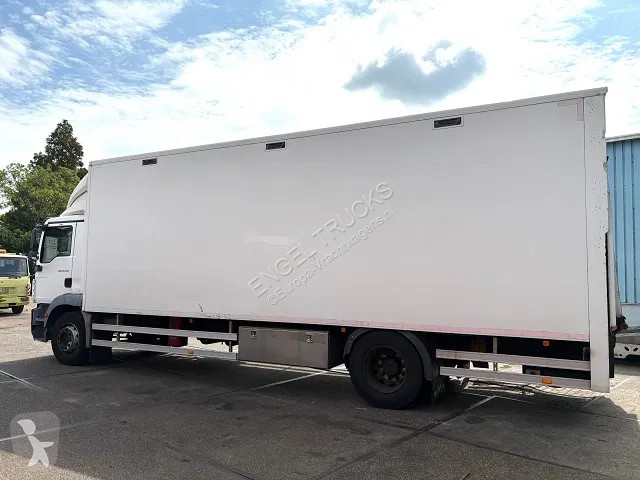 شاحنة MAN 18.250 BL WITH PLYWOOD CLOSED BOX AND...