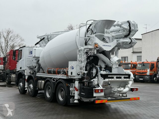 شاحنة Mercedes Arocs 4146 8x4 PUMI SERMAC 4Z28