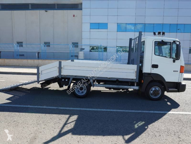 Teherautó Nissan 56.15