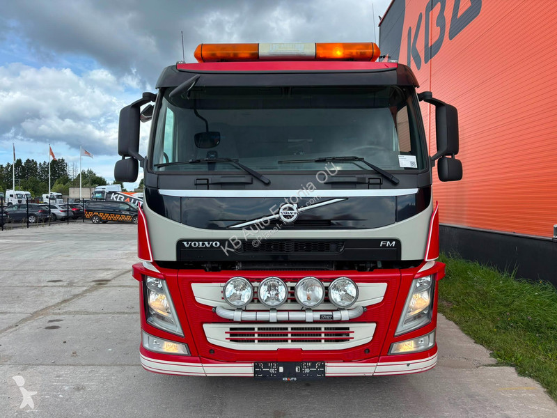 شاحنة Volvo 500 8x4*4 HIAB 144E-5 / BOX L=5992 mm
