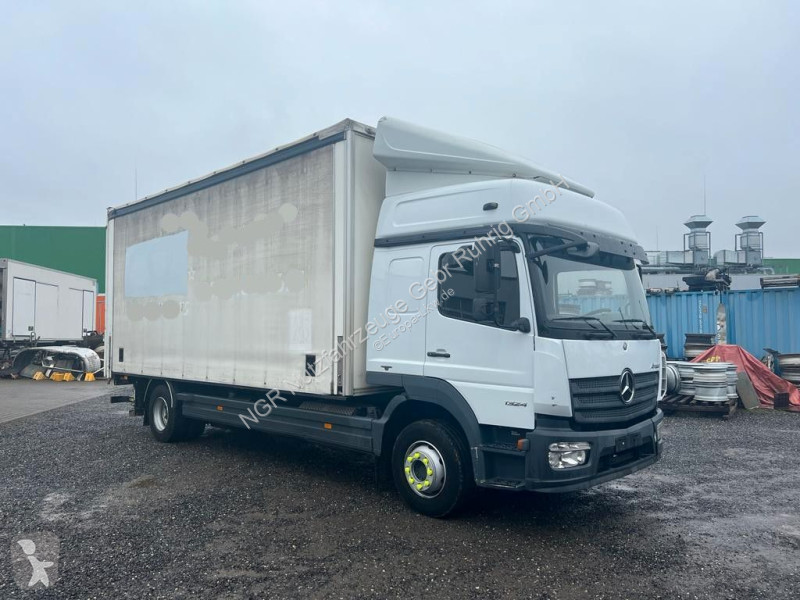 Camion Mercedes 4X2 Koffer Plane 6 to. Hebebühne