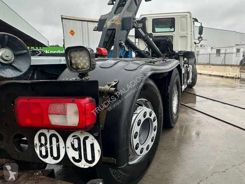 شاحنة DAF 430 tercer eje elevable y direccional