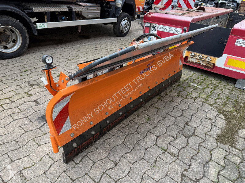 تجهيزات الآليات الثقيلة  E-PV 24N Schneeschild...