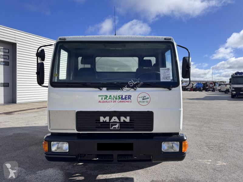 Camión MAN 9224