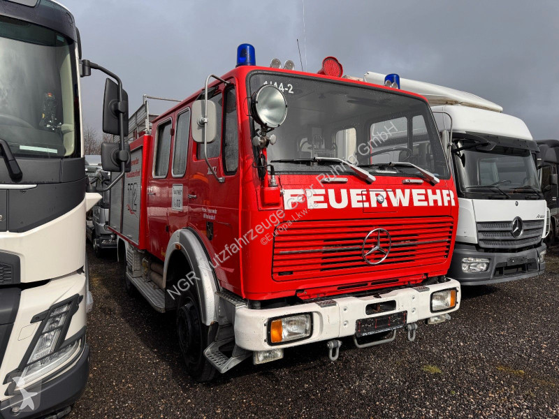 Camión Mercedes 4X4 Feuerwehr komplett Ausstattung