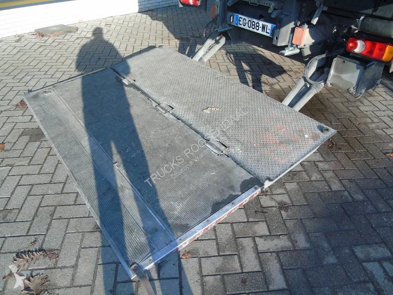 شاحنة Volvo 14.210 + ATP/FRC + CARRIER + LIFT +...